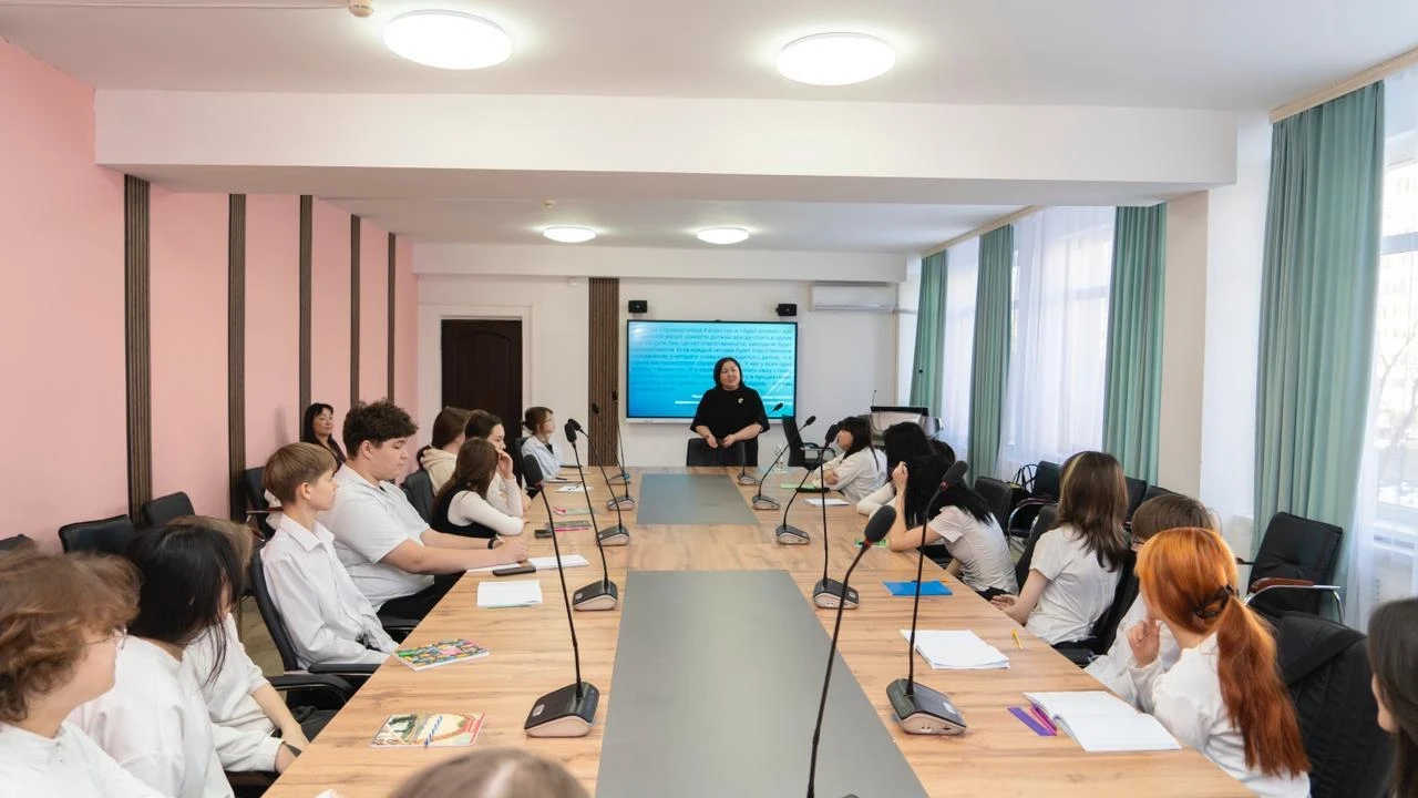Теңдіктен әділеттілікке: семинар-тренингтер сериясы әртүрлі өңір студенттерінің басын қосты 
