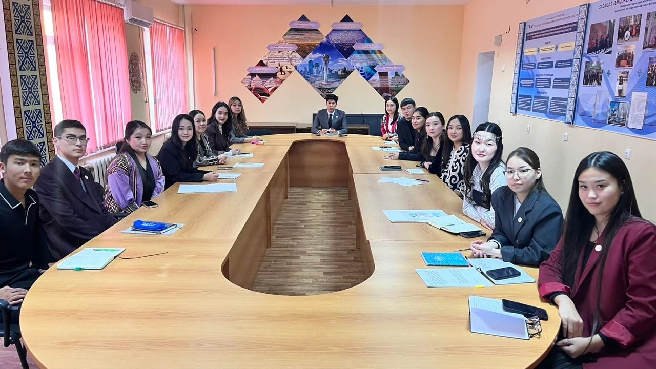 Теңдіктен әділеттілікке: семинар-тренингтер сериясы әртүрлі өңір студенттерінің басын қосты 
