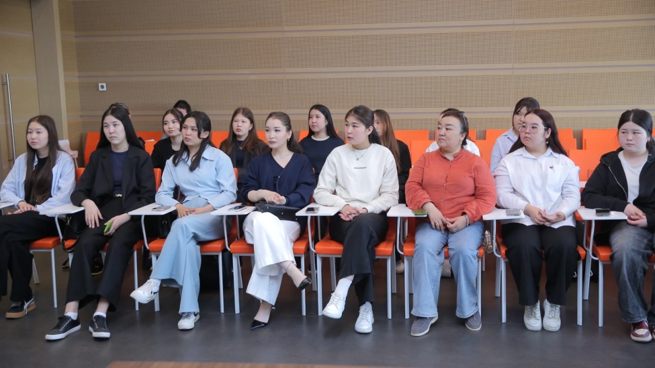 Heroes of Kazakhstan: A Lecture on the Tragedy of War and the Heroism of Kazakhstani People in the Fight Against Nazi Germany