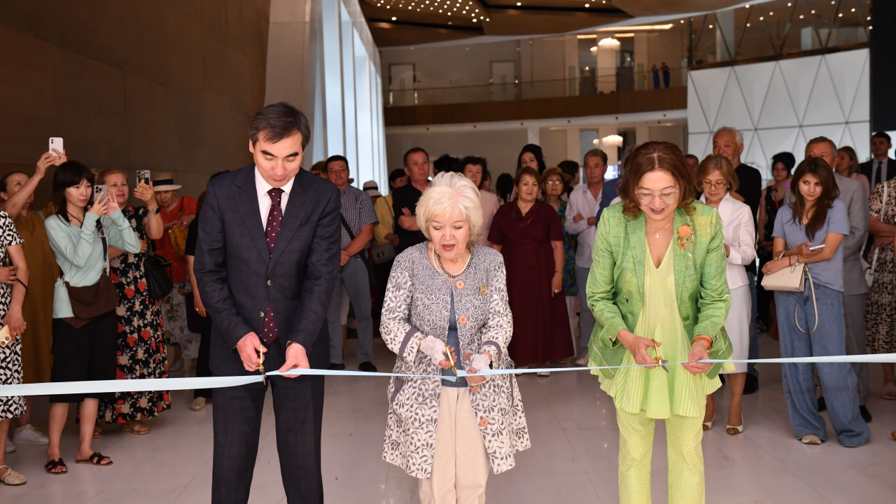 A solo exhibition by renowned Kazakh artist Nelli Bube has opened in Astana 