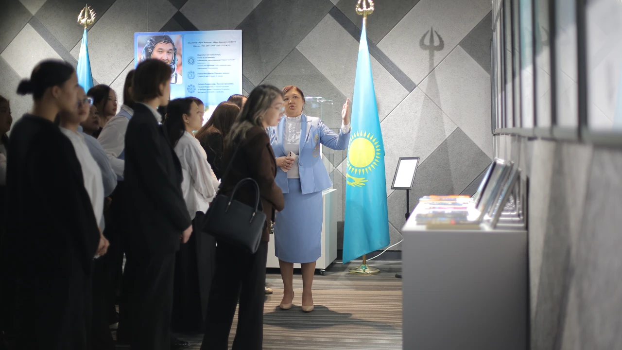 В Астане открылась выставка, посвященная 65-летию полета Юрия Гагарина в космос