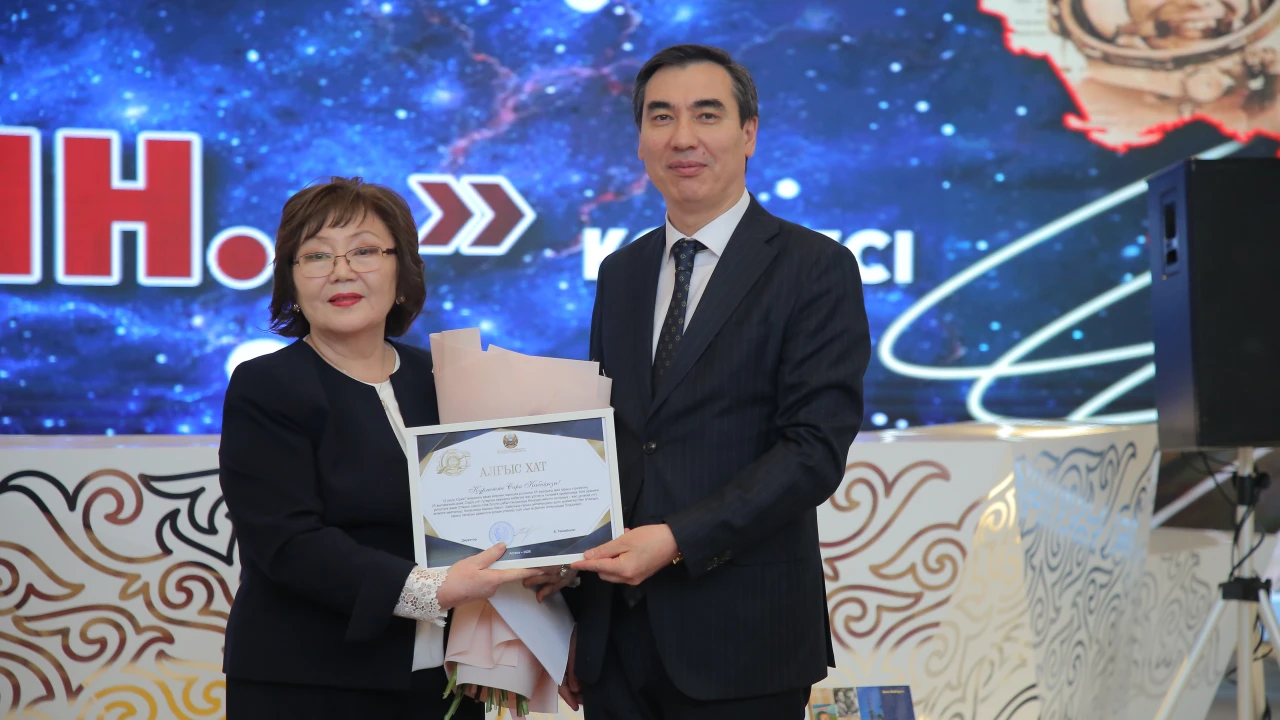 В Астане открылась выставка, посвященная 65-летию полета Юрия Гагарина в космос