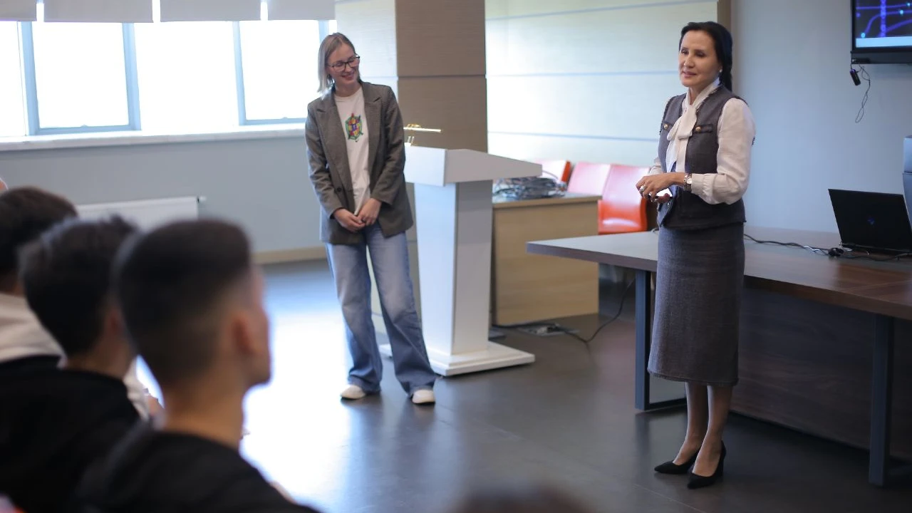 Guided by the President’s Address: Students Explore Neural Networks in PR 