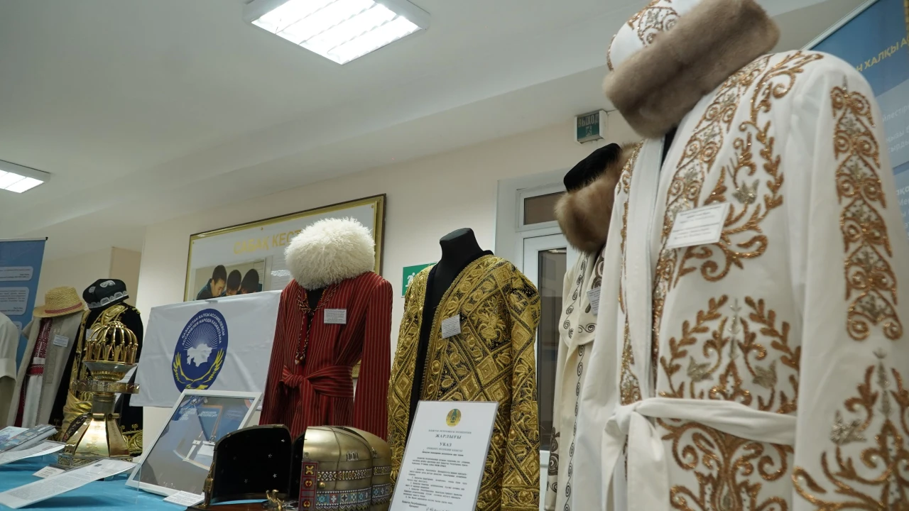 Сағадат Нұрмағамбетов атындағы Әскери колледжде Республика күніне арналған жылжымалы көрме ашылды