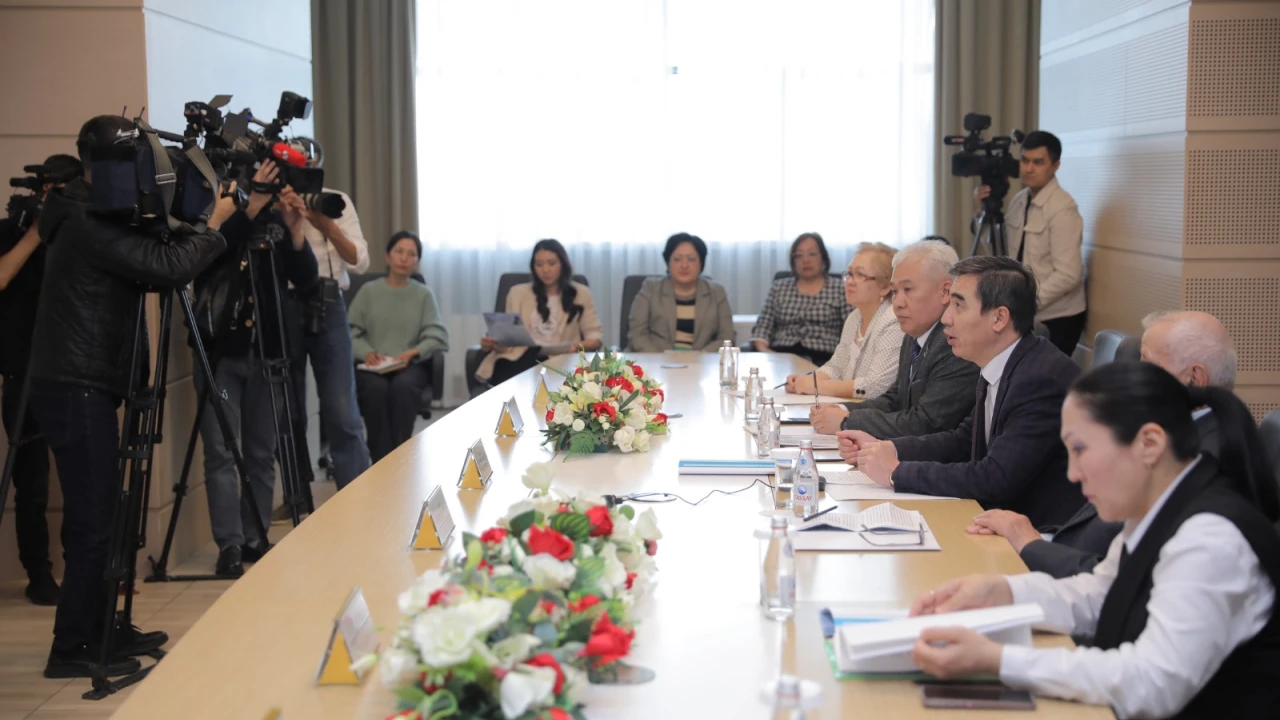 Президенттік орталықта өткен ғасырдағы саяси қуғын-сүргін мәселелері талқыланды 