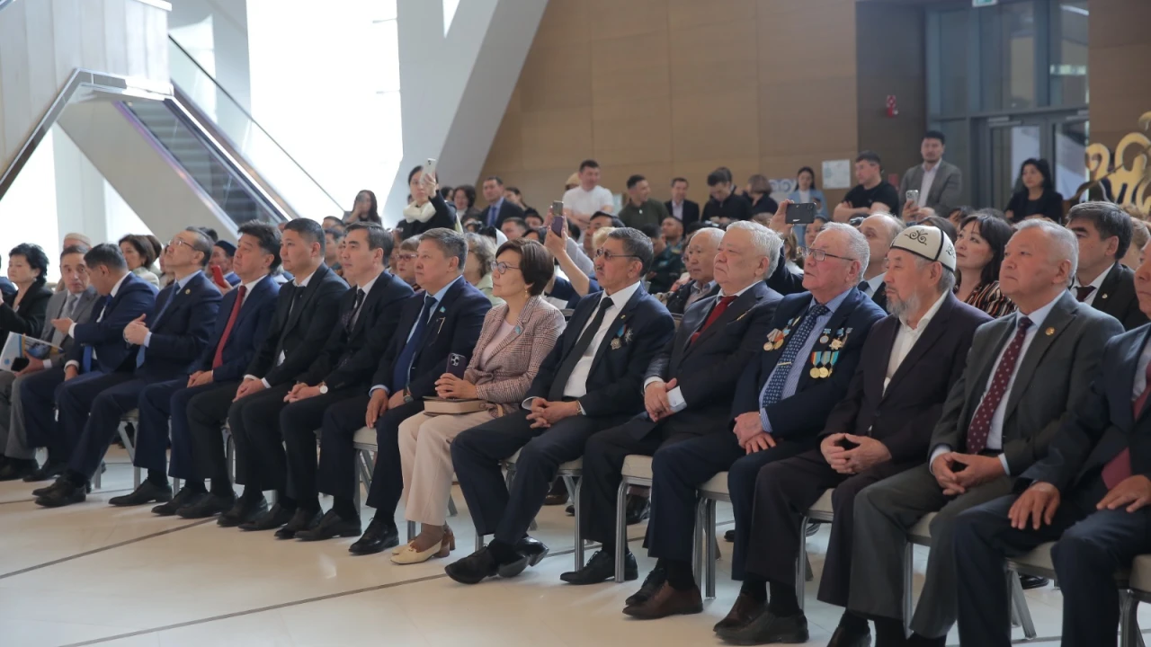 В Астане прошло открытие выставки «Эпопея Победы», посвященной Дню защитника Отечества и 80-летию Победы в ВОВ 