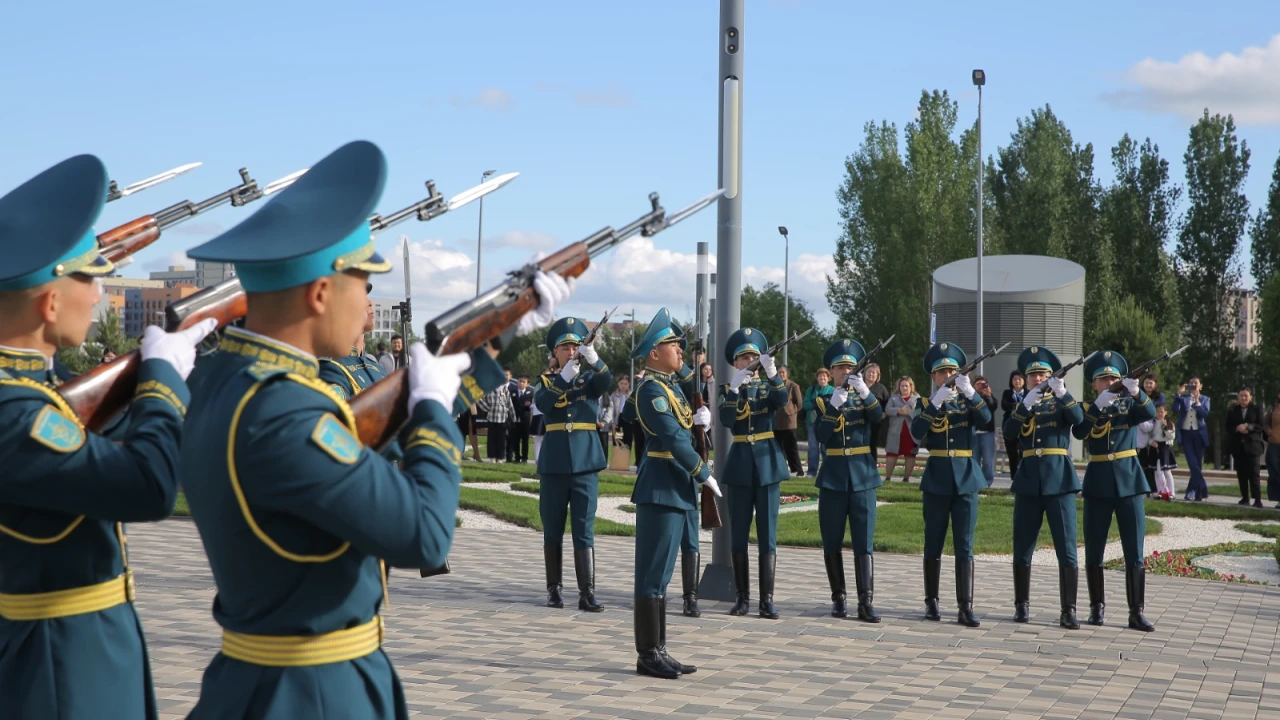 В Астане прошел плац-концерт роты Почетного караула и Президентского оркестра Сил особого назначения СГО РК