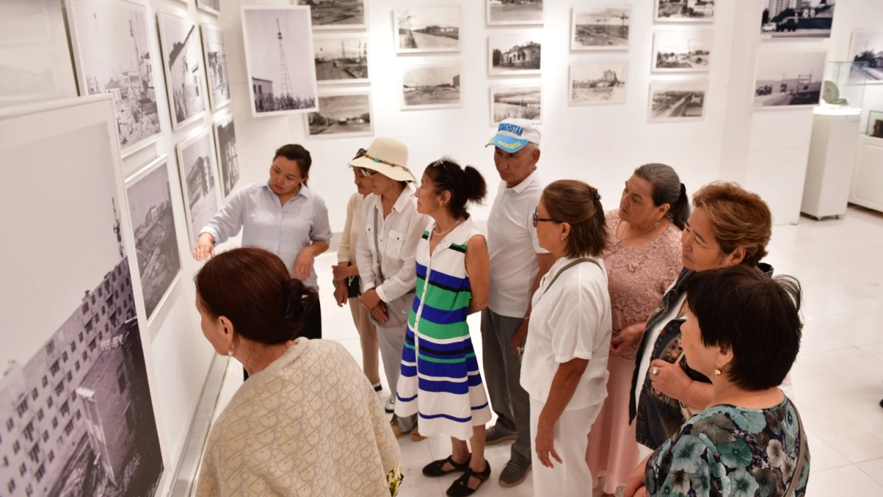 The Museum of the Presidential Center Held a Series of Tours for Capital City Day. 