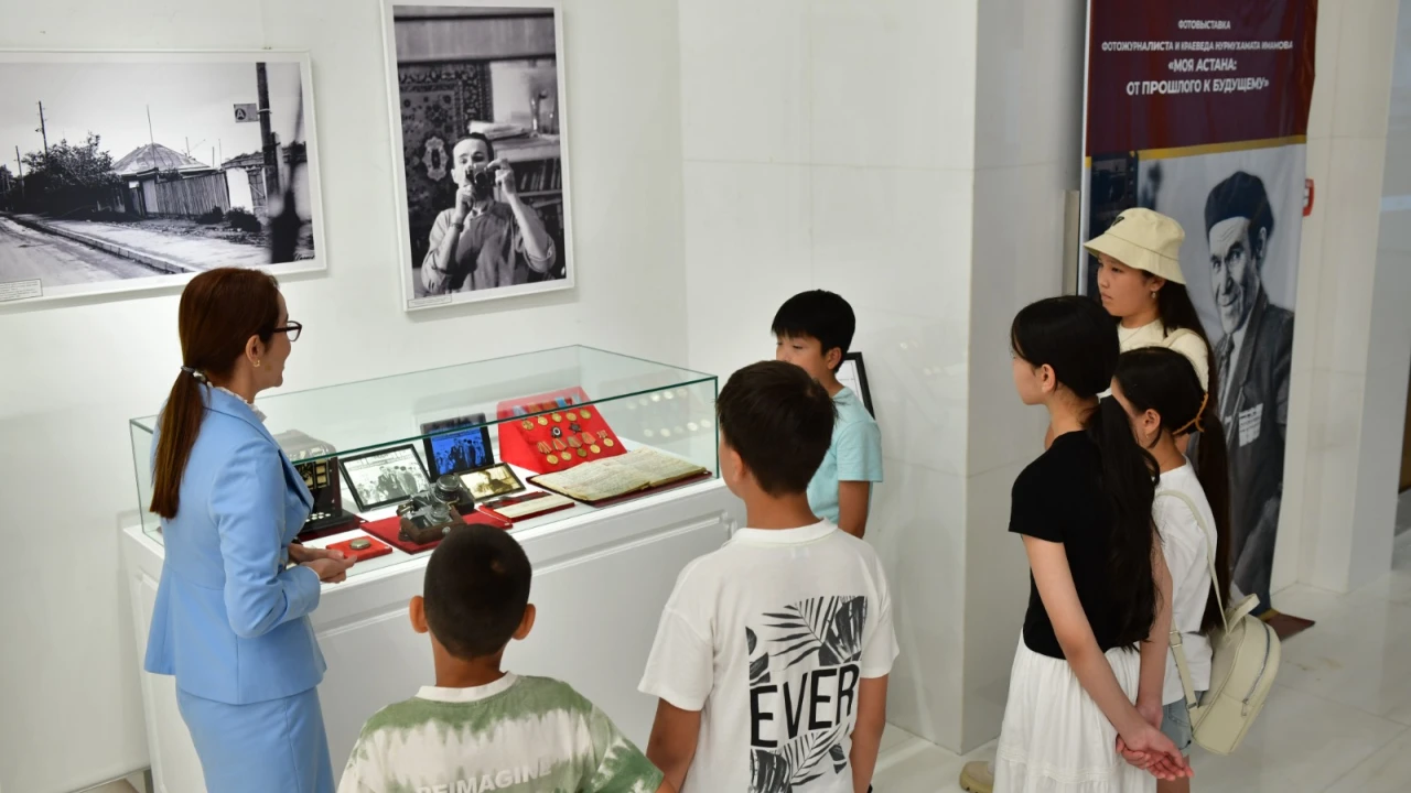 The Museum of the Presidential Center Held a Series of Tours for Capital City Day. 
