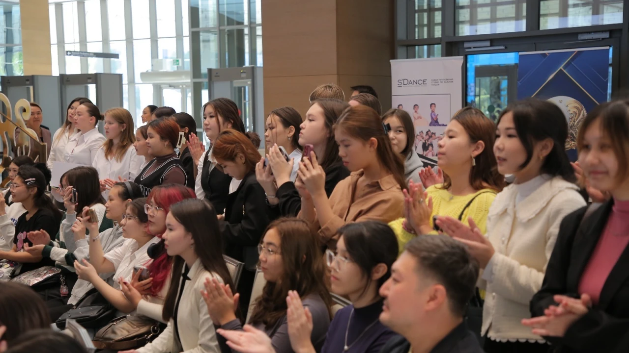 Астанада Республика күні арналған көрме ашылды 