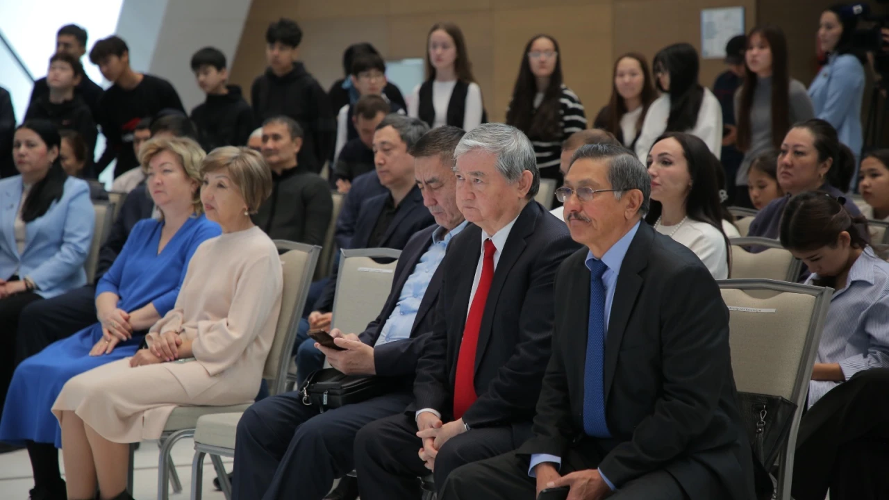 Астанада Республика күні арналған көрме ашылды 