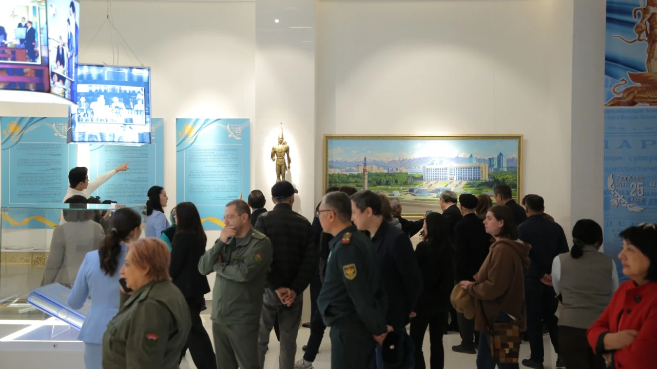 Астанада Республика күні арналған көрме ашылды 