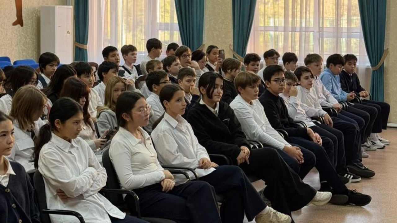 Елордадағы №30 мектеп-гимназиясында «Астана – Тәуелсіз Қазақстанның символы» тақырыбында көшпелі дәріс өтті 