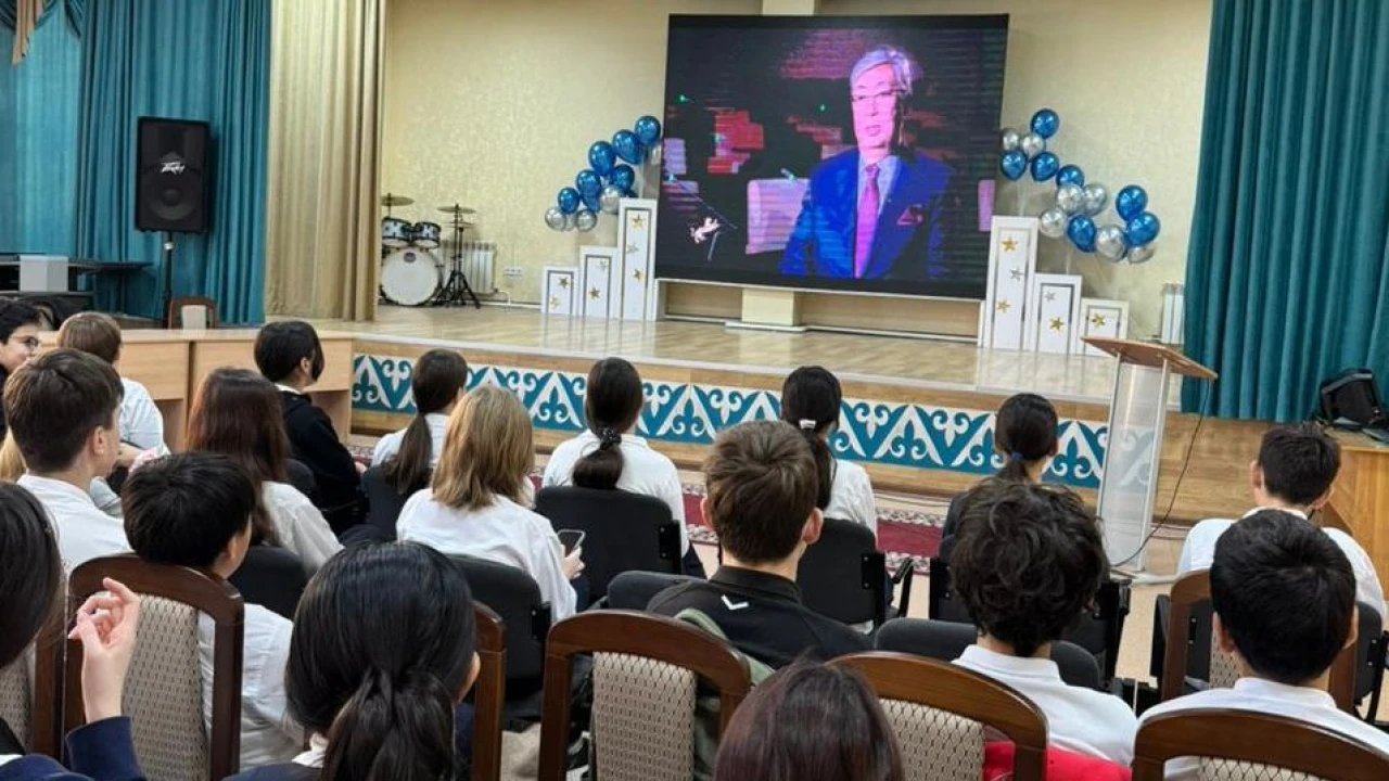 Елордадағы №30 мектеп-гимназиясында «Астана – Тәуелсіз Қазақстанның символы» тақырыбында көшпелі дәріс өтті 