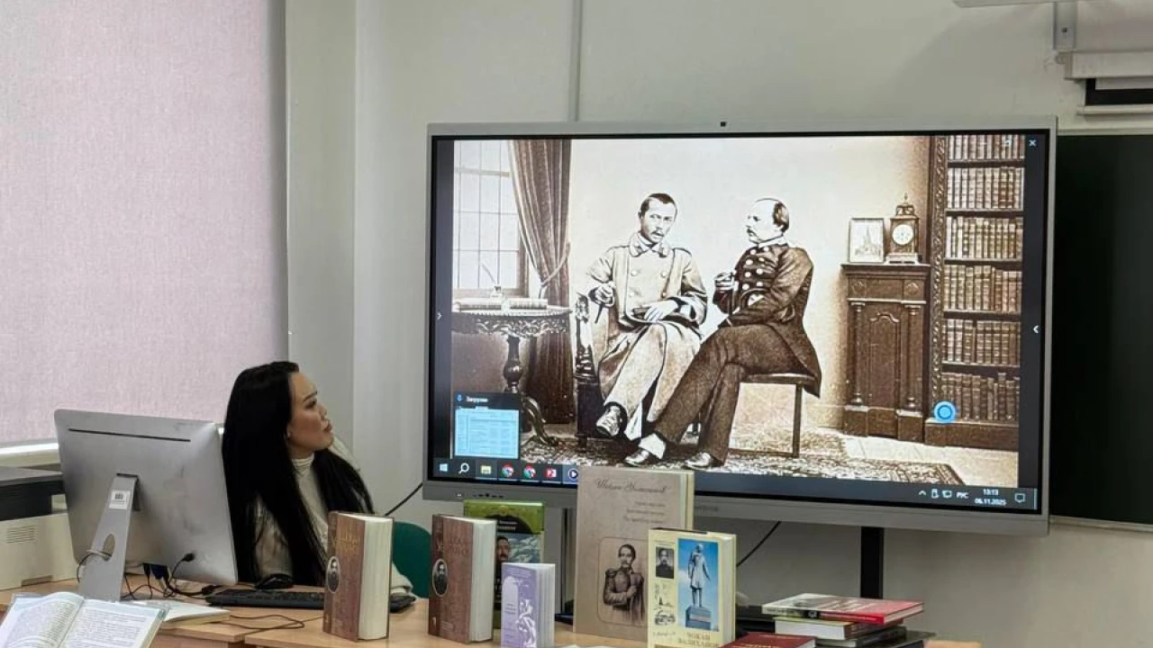 ҚР Президенттік орталығының қызметкерлері Шоқан Уәлихановтың 190 жылдығына арналған әдеби сағат өткізді 