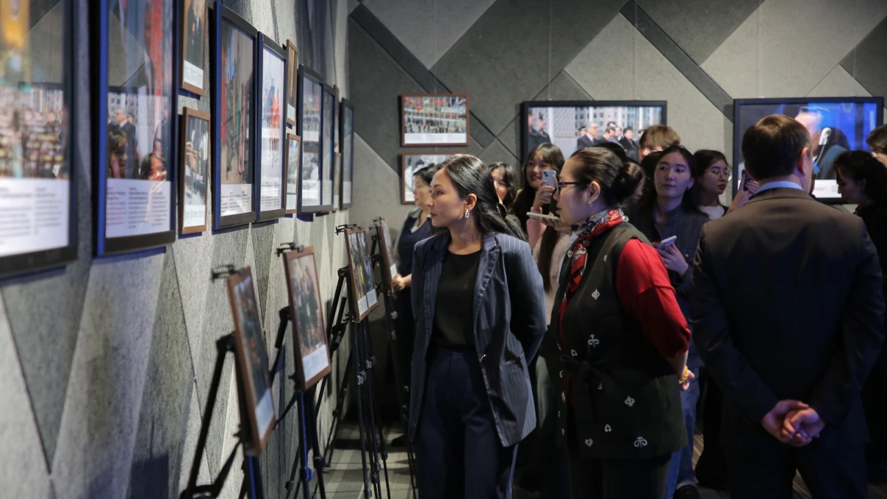 В Президентском центре открылась фотовыставка «ООН – 80: Без фильтров», посвящённая 80-летию Организации Объединённых Наций 