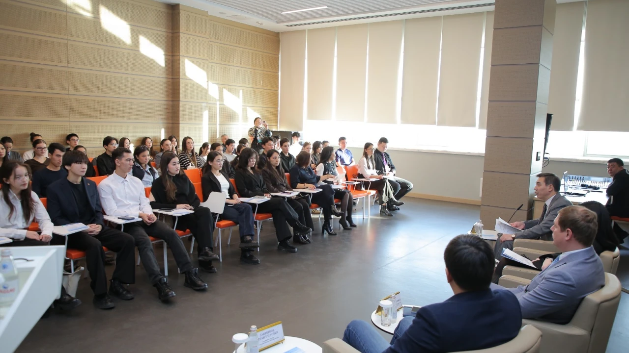 Президенттік орталықта Қазақстанның әлемдік экономикаға интеграциясына арналған панельдік пікірталас өтті 