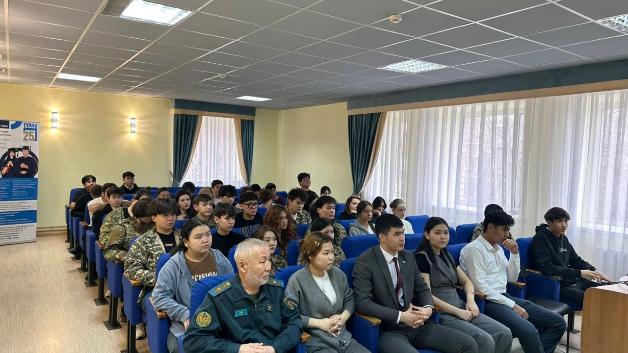 Экология және «Таза Қазақстан» принциптері: астаналық студенттерге арналған танымдық дәріс 