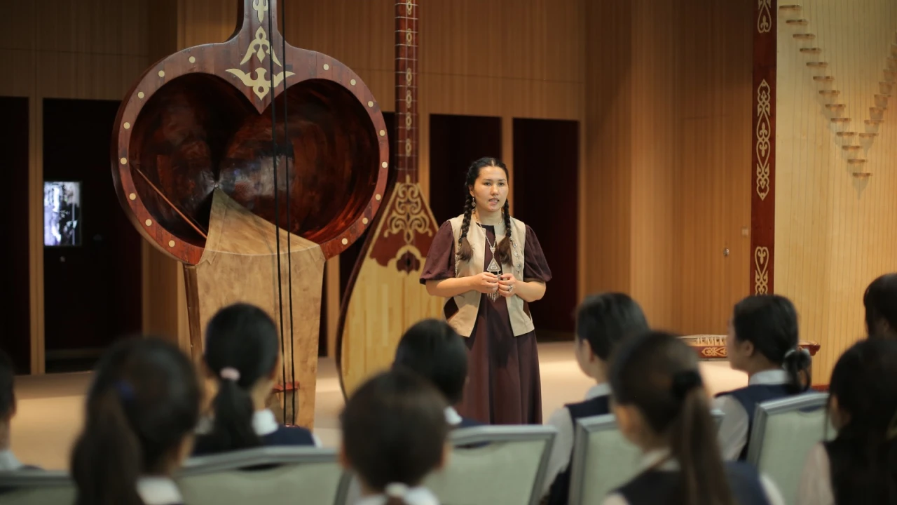 Ұлттық аспаптар әлемі 