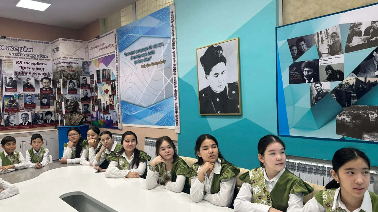 Астанадағы №53 мектеп-лицейінде «Ұлттық құндылықтар ұлағаты»  көшпелі дәрісі өтті 