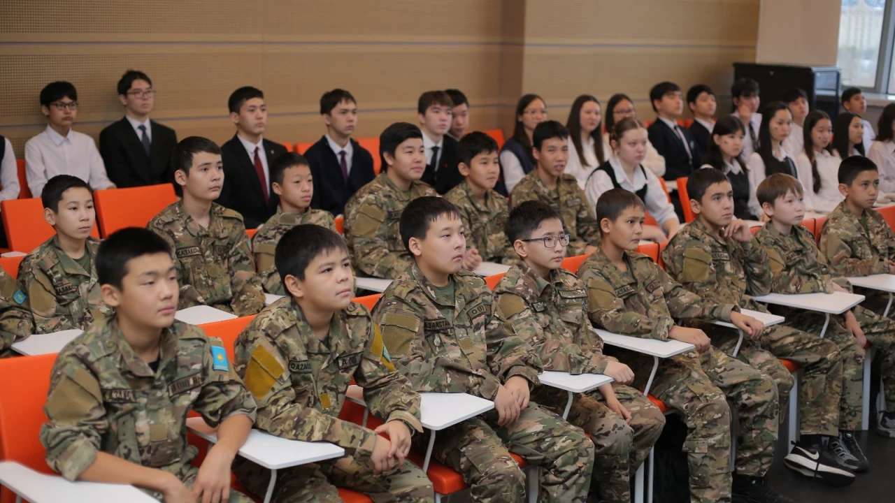 Президенттік орталыққа Абай Құнанбайұлы атындағы №87 мектеп-гимназиясының 200-ден астам оқушысы келді 