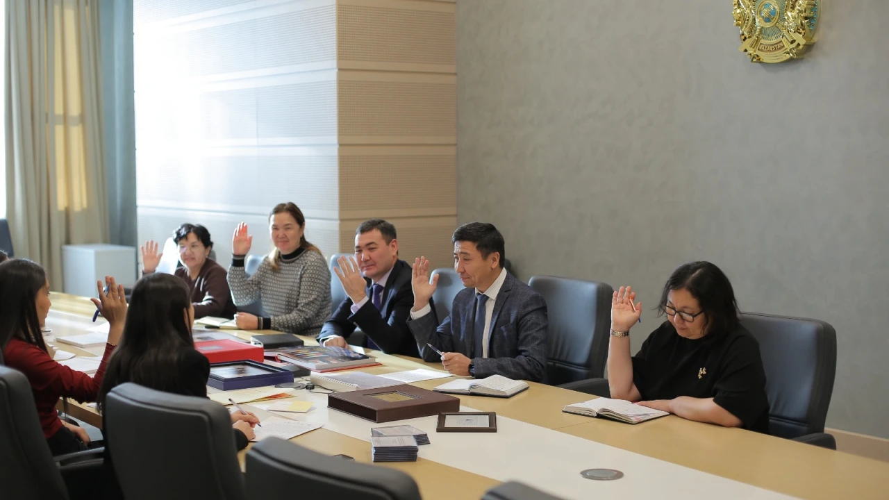 Қазақстан Республикасы Президенті Іс басқармасының Президенттік орталығында Сараптамалық-тексеру комиссиясының отырысы өтті 