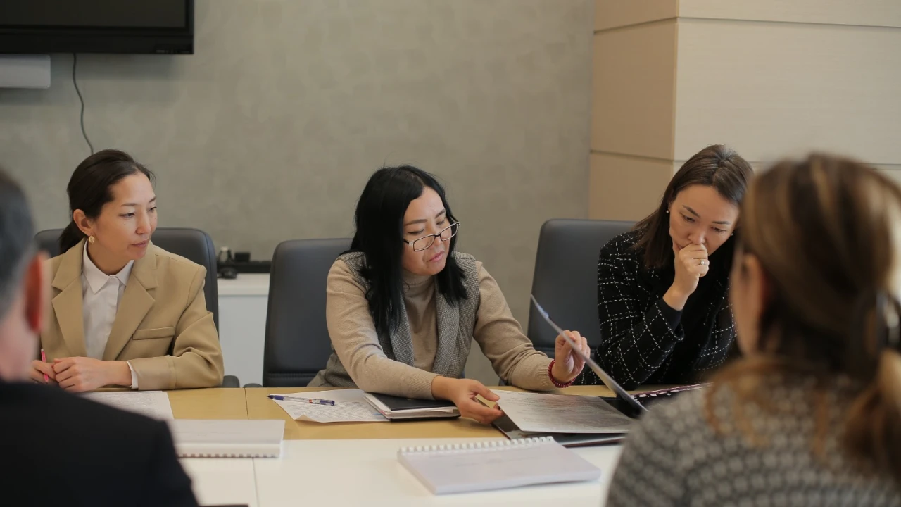 Қазақстан Республикасы Президенті Іс басқармасының Президенттік орталығында Сараптамалық-тексеру комиссиясының отырысы өтті 