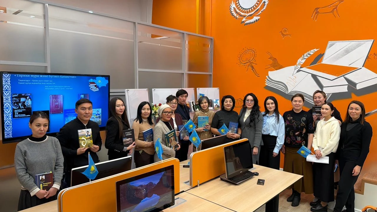 В 2025 году книжный фонд  Президентского центра пополнился на 300 книг 