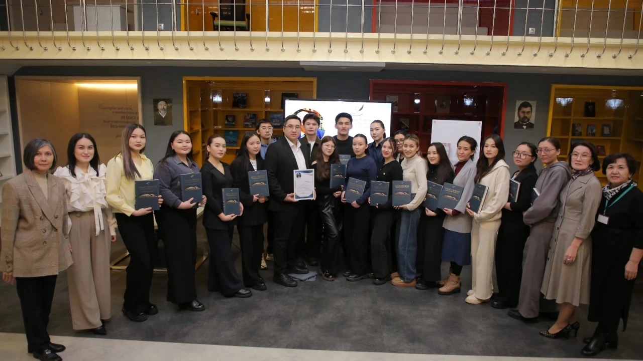 В 2025 году книжный фонд  Президентского центра пополнился на 300 книг 