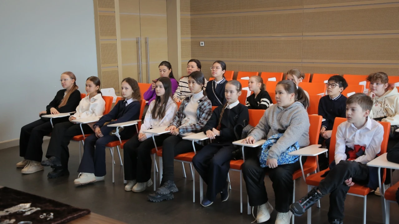 Президенттік орталықтағы «Қазақ зергерлік өнері» музей сабағы 