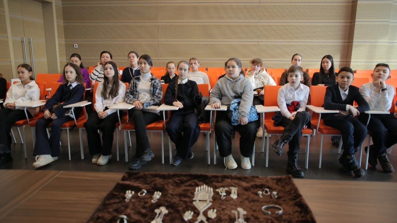 Президенттік орталықтағы «Қазақ зергерлік өнері» музей сабағы 