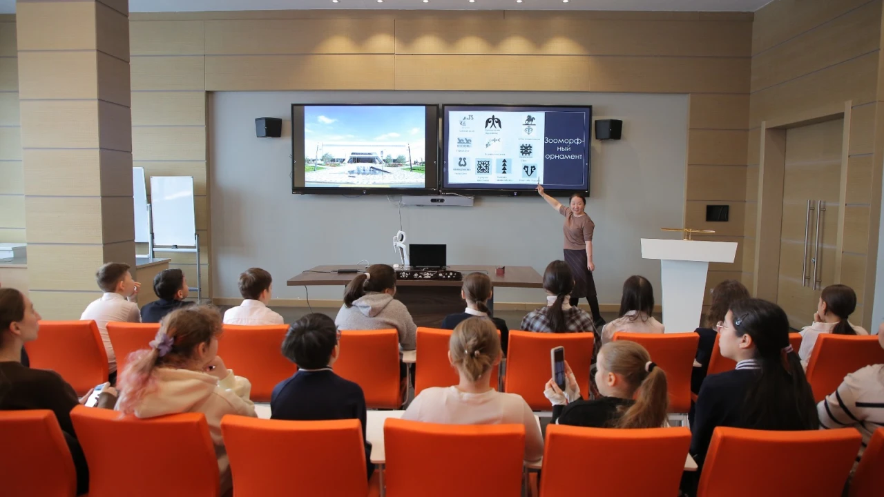 Президенттік орталықтағы «Қазақ зергерлік өнері» музей сабағы 