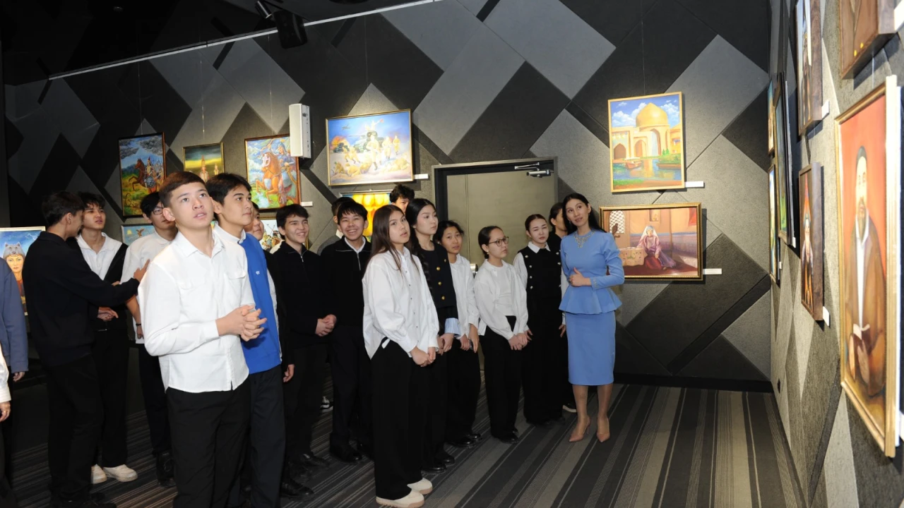 Өнермен тыныстаған кеңістік: Президенттік орталықтағы көрмелер мен шығармашылық экскурсиялар 