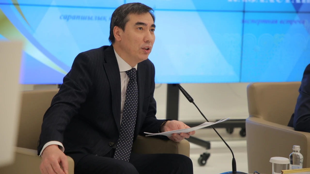 В Президентском центре прошла экспертная встреча по обсуждению проекта новой Конституции страны