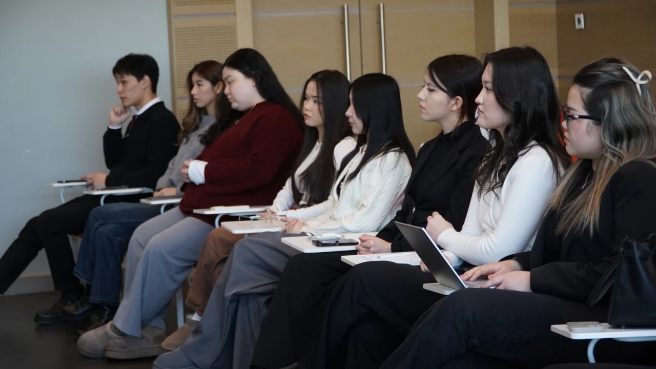 Президенттік орталықта «Дарын» мемлекеттік жастар сыйлығының лауреаты Олжас Беркінбаевтың қонақ дәрісі өтті 