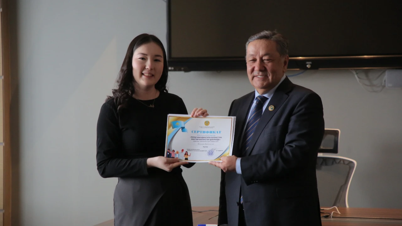 «Будущее в руках молодежи»: история успеха Асылжана Қази в рамках цикла встреч к 35-летию независимости 