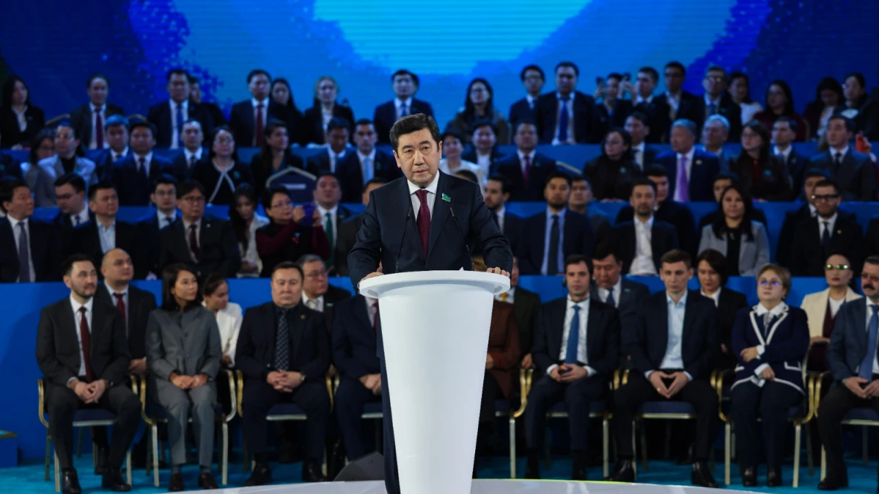 Президенттік орталықта еліміздің Конституциясын қабылдауға арналған Жалпыұлттық коалицияның отырысы өтті 