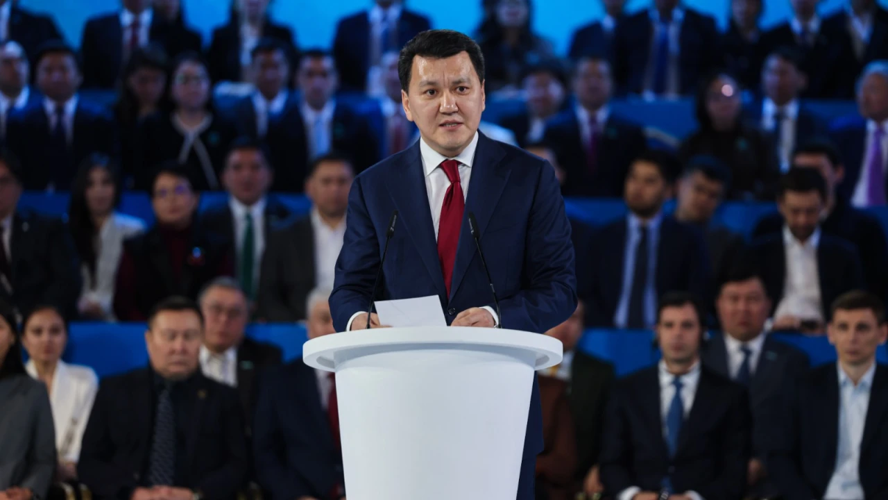 Президенттік орталықта еліміздің Конституциясын қабылдауға арналған Жалпыұлттық коалицияның отырысы өтті 