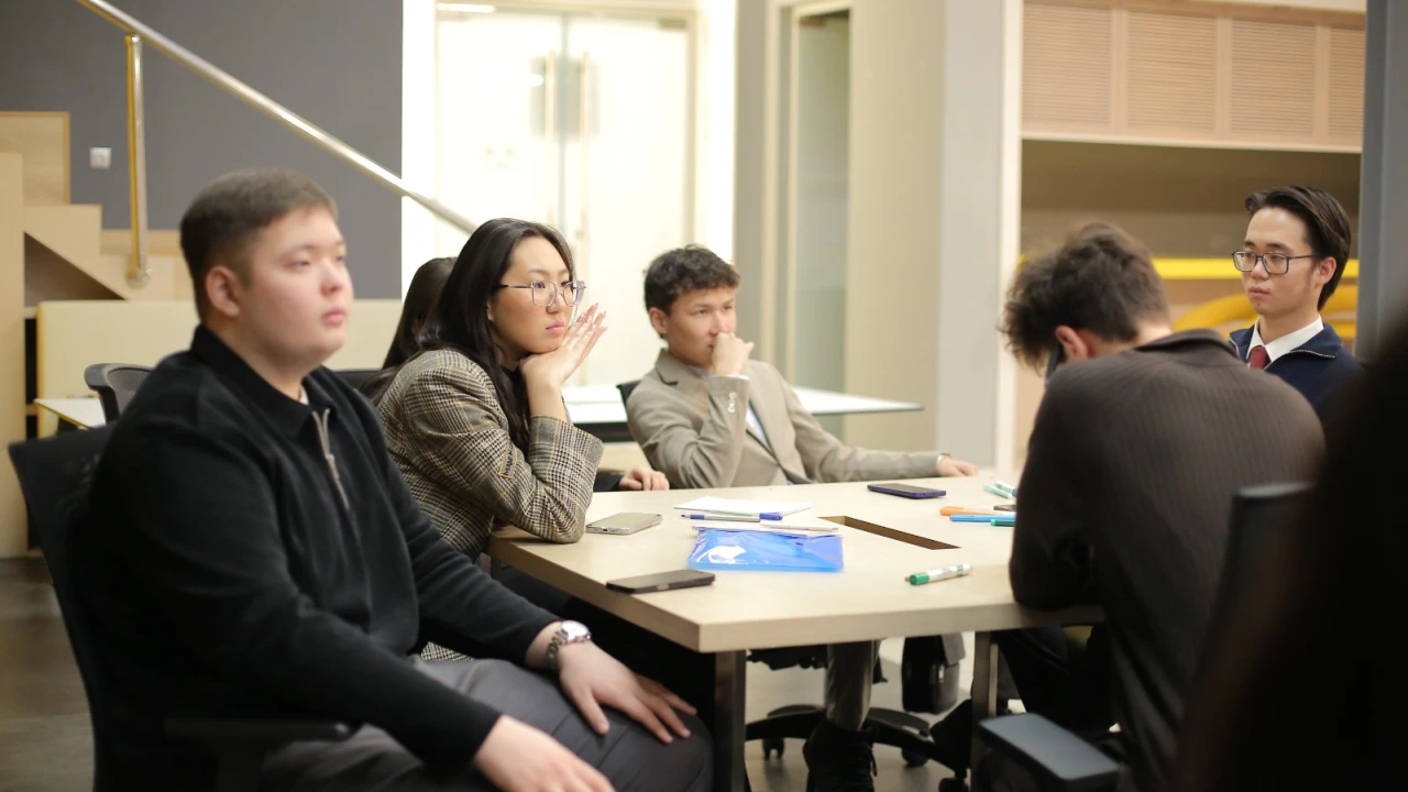 ҚР Президенттік орталығында жастар жаңа шынайылықтың сын-қатерлерін талқылады 