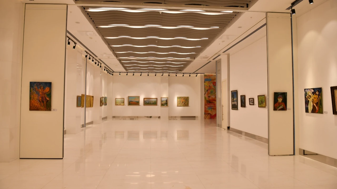 The "Breath of Spring" art exhibition has opened at the Presidential Center 