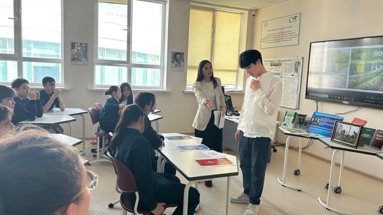 Президентский центр провел выездную экологическую выставку «Таза табиғат – жарқын болашақ» для школьников Астаны 