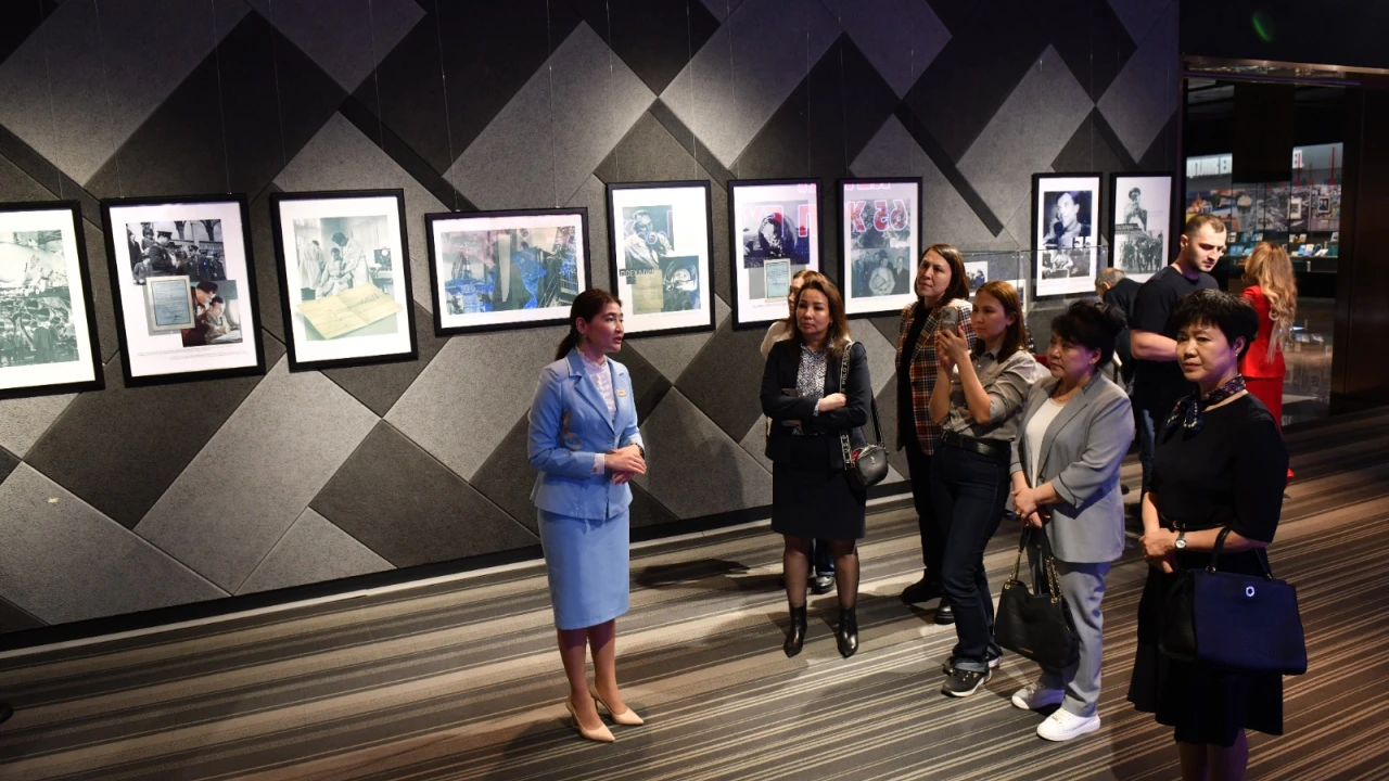 В Астане открылась выставка, посвященная 65-летию полета Юрия Гагарина в космос