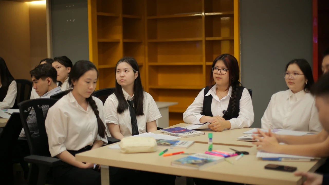 High School Students Discussed the Significance of Baikonur 