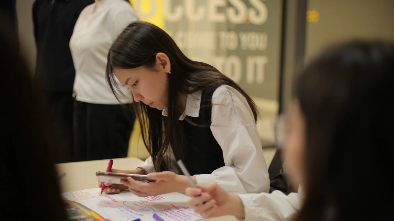 High School Students Discussed the Significance of Baikonur 